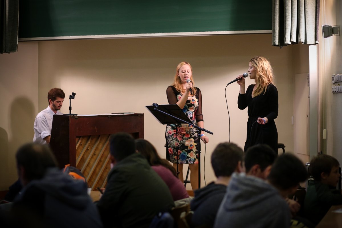 Kutatókkal a büfében